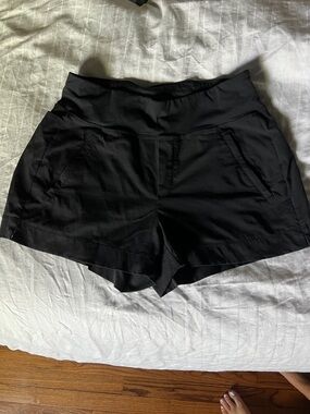 Athleta Trekkie North Short 3” inseam